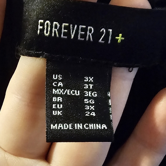 Forever 21 cropped sweater - Picture 3 of 3